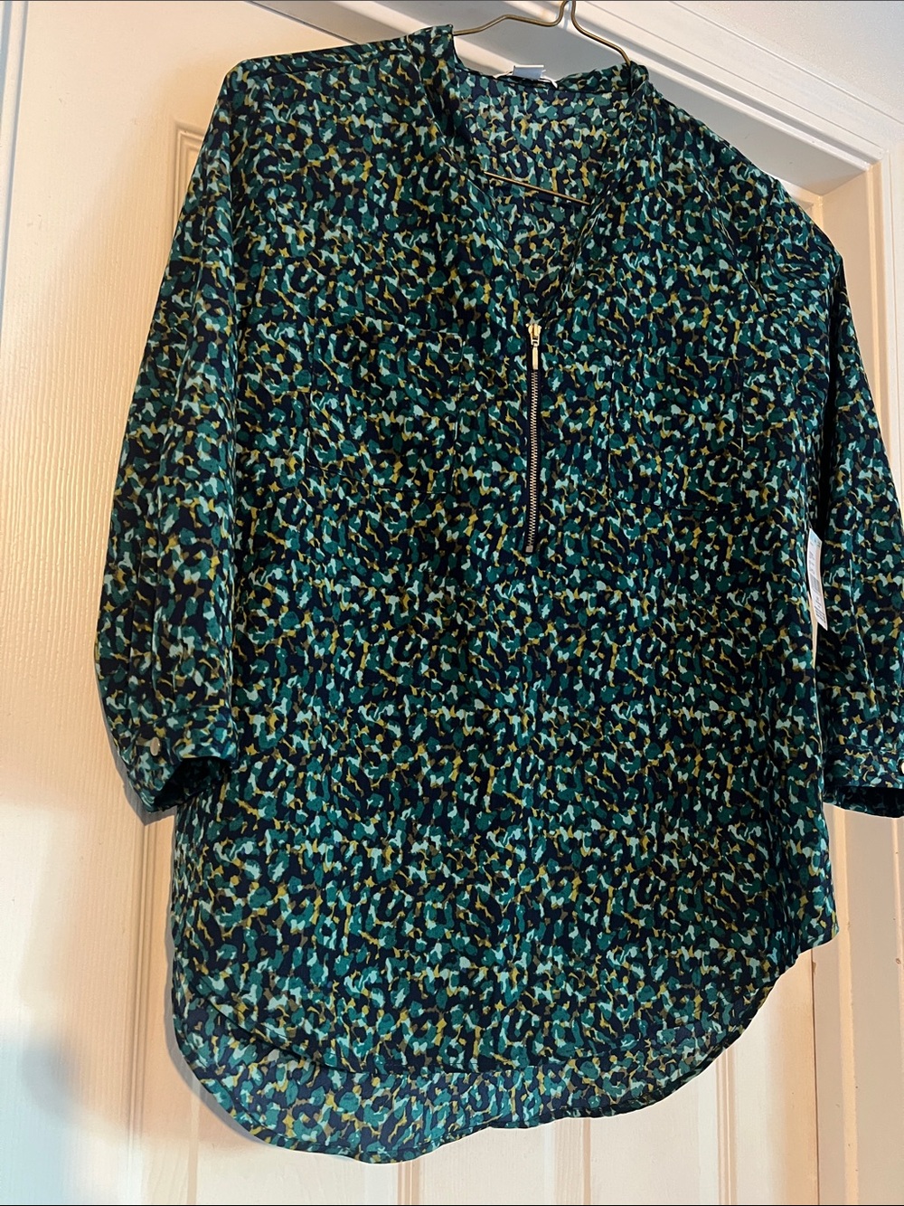 NWT Jaclyn Smith Teal, Black & Gold Printed Half-Zip Blouse
